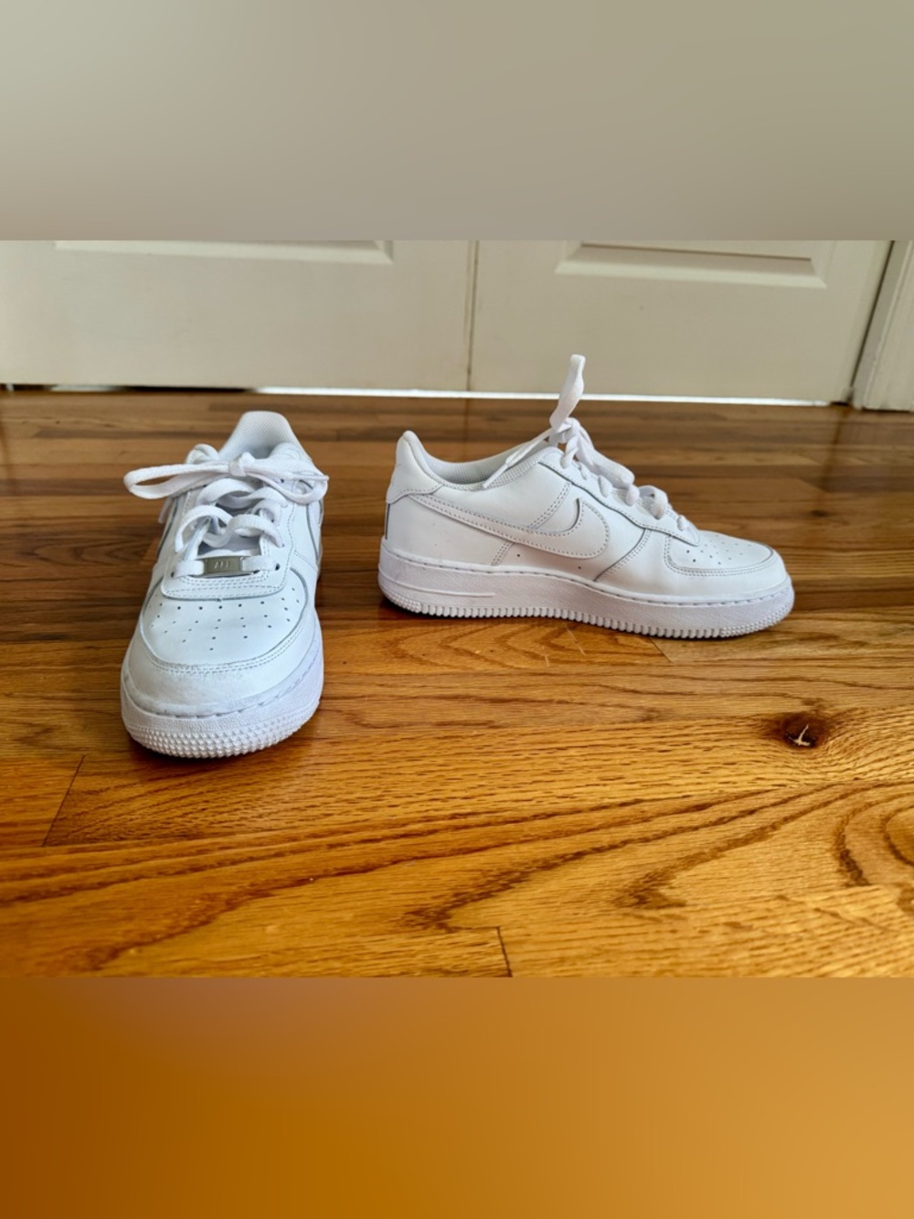 Nike - Picture 3 of 10